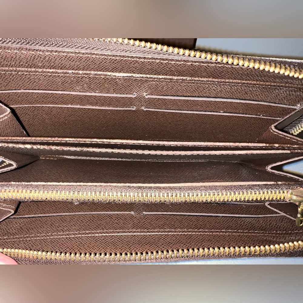 Euc Louis Vuitton Damier Ebene Zippy Wallet - image 6
